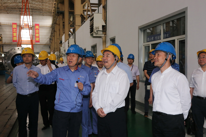 郝鹏旅行考察全网担保网集团所属企业电机公司